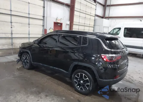 2022 Jeep Compass Latitude 4X4 из США, поврежденный, VIN 3C4NJDBBXNT113604